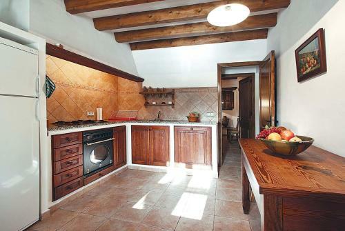 Pollenca Villa Sleeps 6 Air Con Wifi
