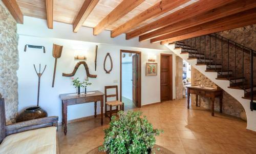 Pollenca Villa Sleeps 8 Pool Air Con Wifi