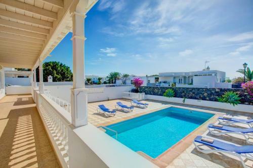 Puerto Calero Villa Sleeps 6 Pool Wifi