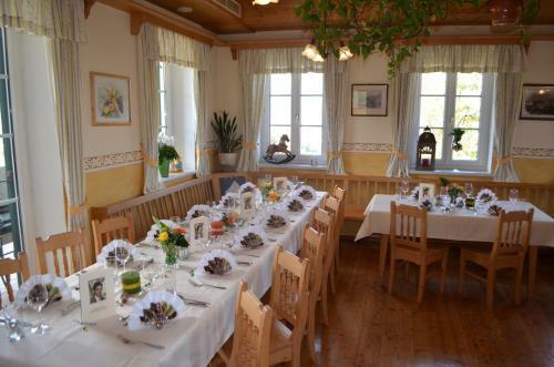 Posada Gasthof Leibenfelderstub'n