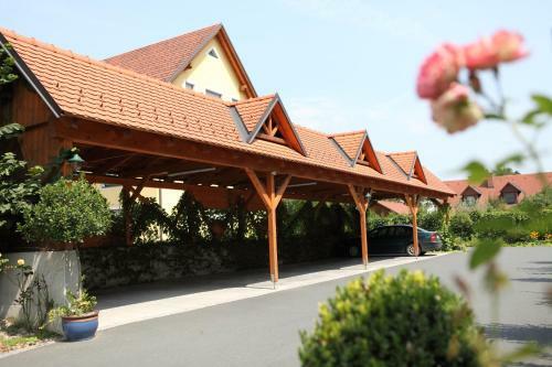 Hotel Garni Pension P�lzl