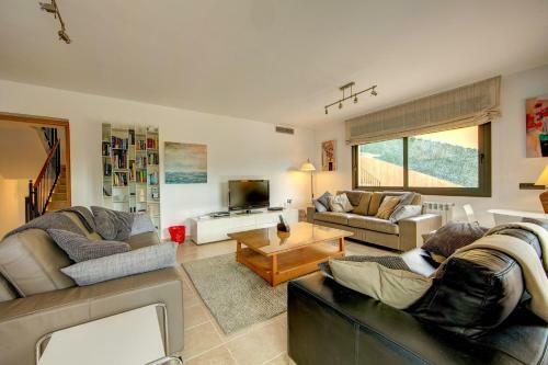 Tamariu Villa Sleeps 8 Pool Air Con Wifi