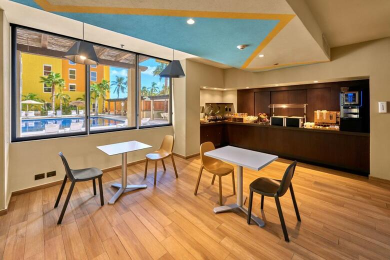 Hotel City Express Suites Cabo San Lucas