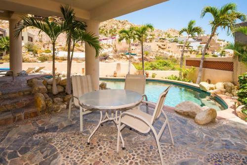 Spacious With Convenient Cabo Location, Villa Ballena