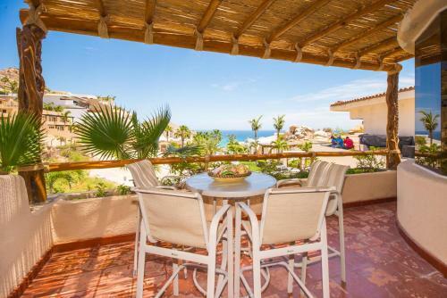 Spacious With Convenient Cabo Location, Villa Ballena