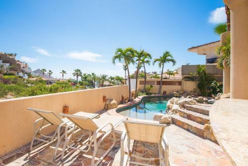 Spacious With Convenient Cabo Location, Villa Ballena