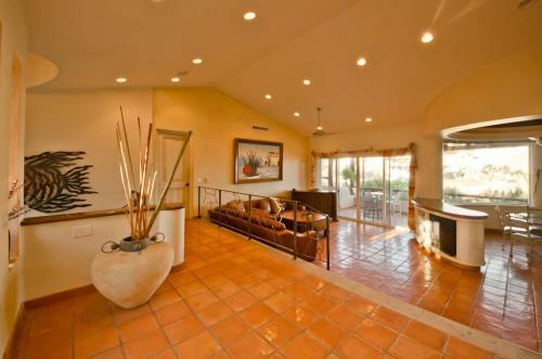 Spacious With Convenient Cabo Location, Villa Ballena