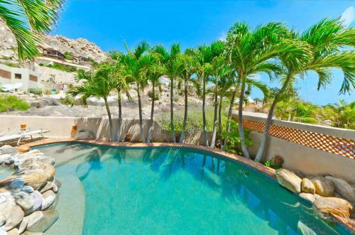 Spacious With Convenient Cabo Location, Villa Ballena