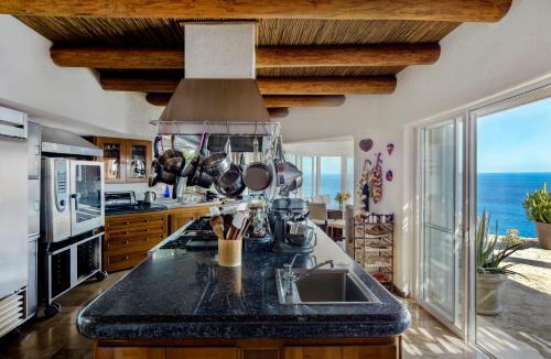 Panoramic Ocean Views At Hillside Casa Mirador