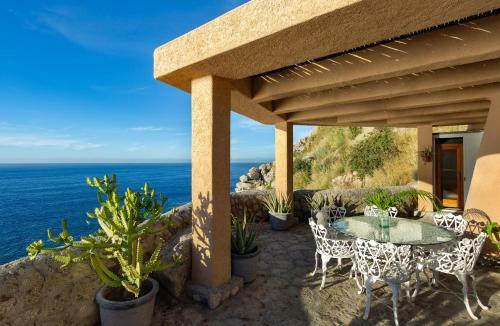 Panoramic Ocean Views At Hillside Casa Mirador