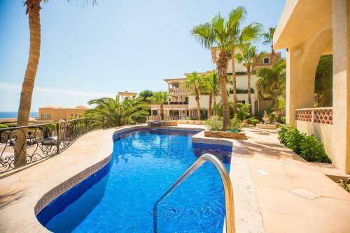 Spacious Villa In Pedregal, Villa Diamante De Law