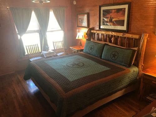 Hotel Twin Elm Guest Ranch And 2e Rv Resort