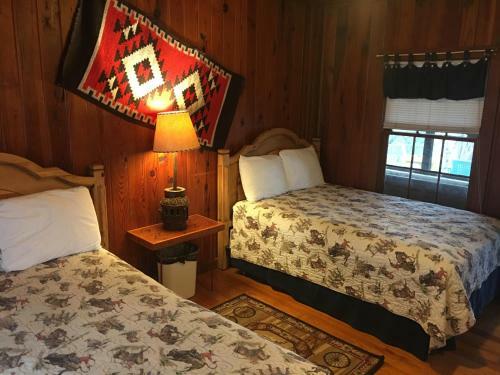 Hotel Twin Elm Guest Ranch And 2e Rv Resort