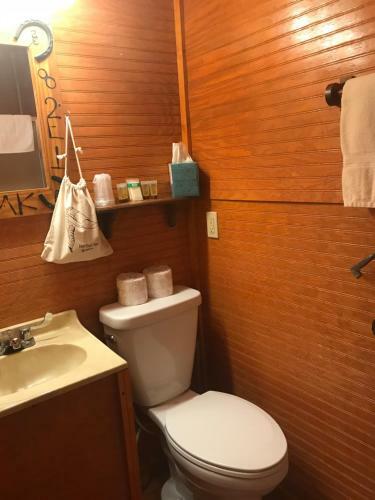 Hotel Twin Elm Guest Ranch And 2e Rv Resort