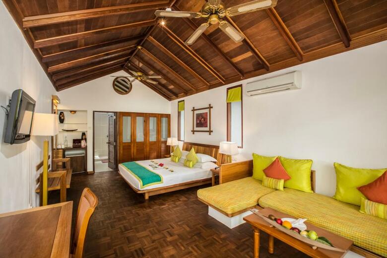 Hotel Reethi Beach Resort