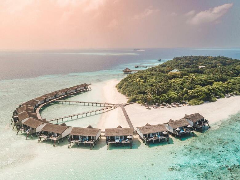 Hotel Reethi Beach Resort