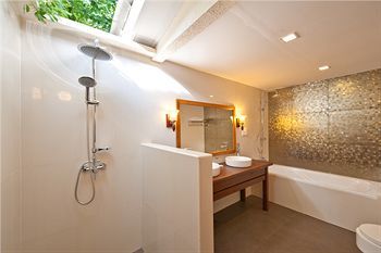 Hotel Eriyadu Island Resort