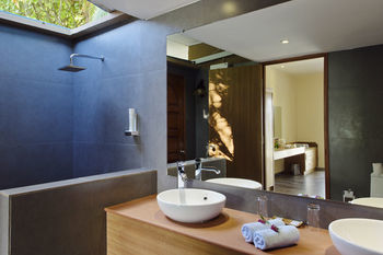 Hotel Eriyadu Island Resort