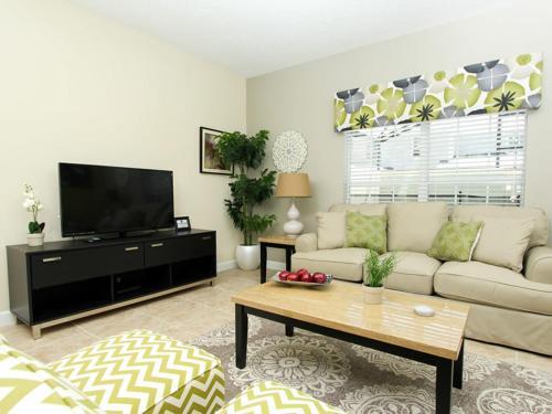 Villa Majesty Palm Townhome 8980