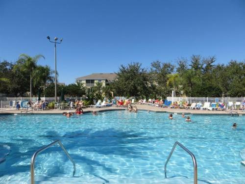 Spacious 4 Bed Pool Home Near Disney In Gated Resort
