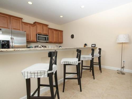 Lovely Paradise Palms 4 Bed 3 Bath Town Home