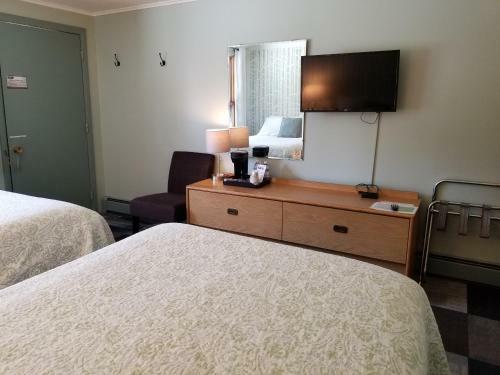 White Mountain Motel And Cottages