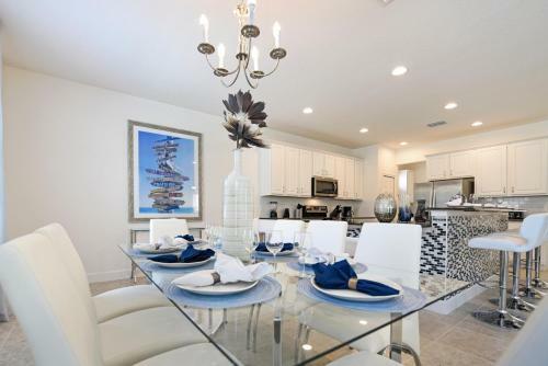 Three Worlds Mobile Home Resort Villa Sleeps 12