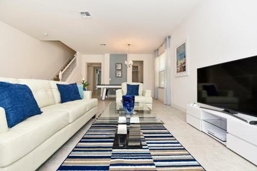 Three Worlds Mobile Home Resort Villa Sleeps 12