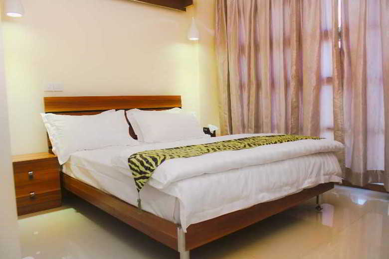 Hotel Surfview Raalhugandhu