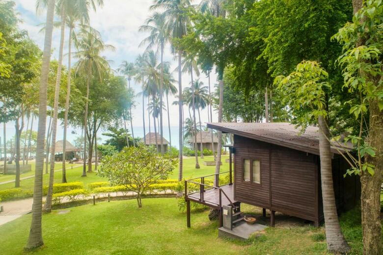 Hotel Haadtien Beach Resort