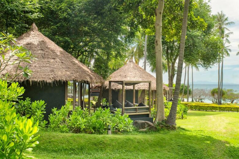 Hotel Haadtien Beach Resort