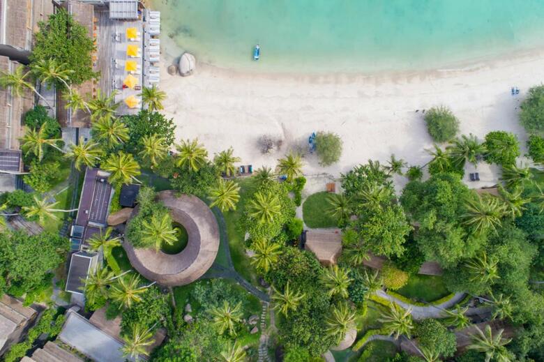 Hotel Haadtien Beach Resort