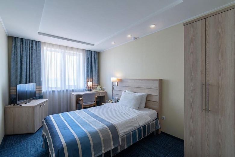 Hotel Equator