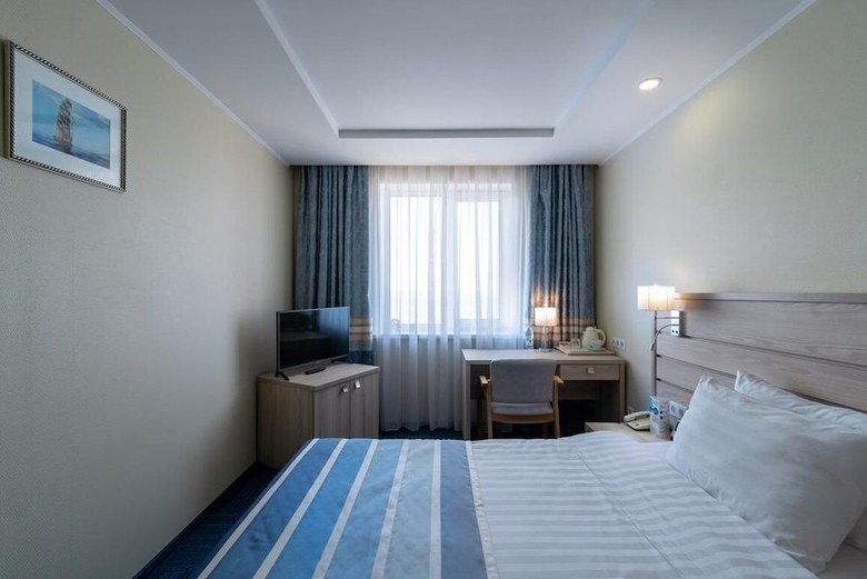 Hotel Equator