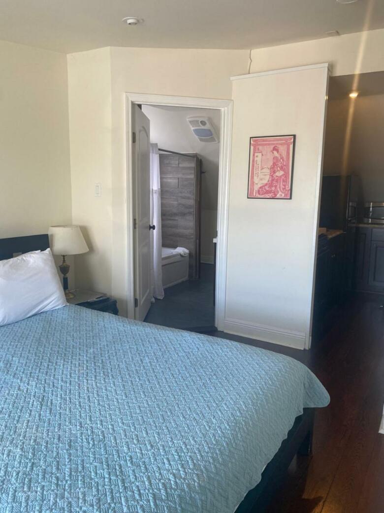Bed & Breakfast Balcony Guest House