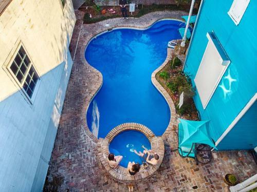 Apartamentos 5 Br - Sleeps 8! Steps From Bourbon Street!