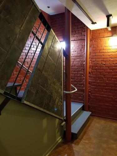 Apartamento Three-bedroom, Three-bath Industrial Apt In Nola C.b.d.
