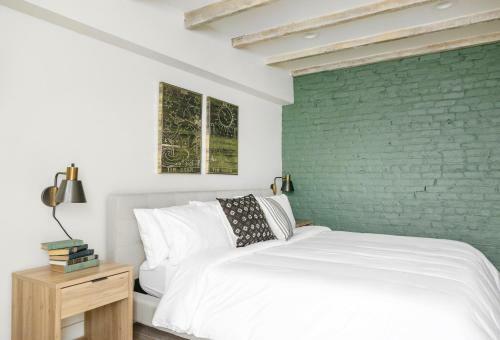 Sonder ? The Esplanade