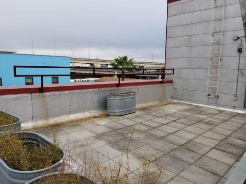 Apartamento Three-bedroom, Two-bath Industrial Apt In Nola C.b.d.