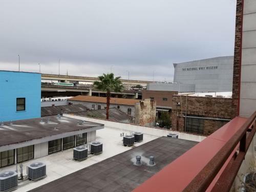 Apartamento Three-bedroom, Two-bath Industrial Apt In Nola C.b.d.