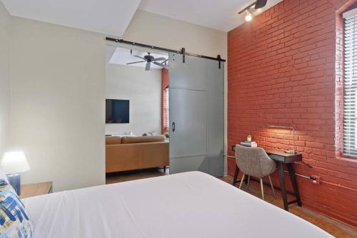 Apartamento Three-bedroom, Two-bath Industrial Apt In Nola C.b.d.