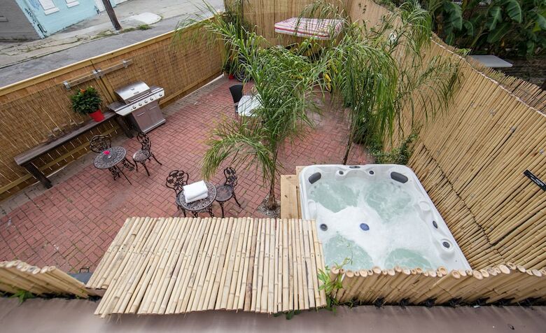 Motel Magazine Mansion