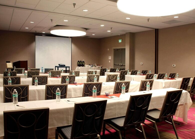 Radisson Hotel Oakland Airport