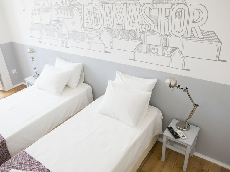 Hostal Lisbon Check-in Guesthouse