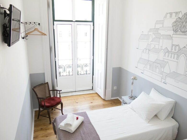 Hostal Lisbon Check-in Guesthouse