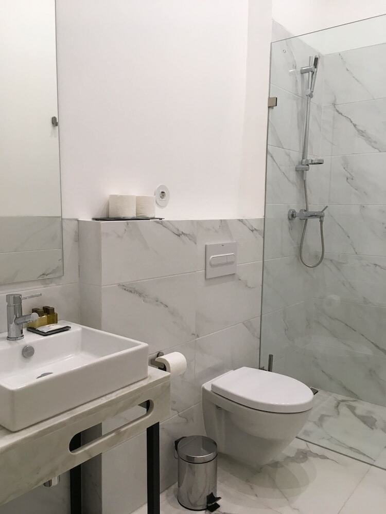 Hostal Lisbon Check-in Guesthouse