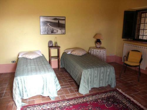 Castiglioncello Del Trinoro Villa Sleeps 8 Pool