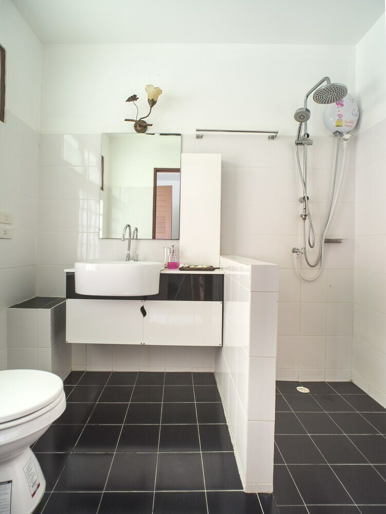 Hotel Baan Mai Cottages And Restaurant