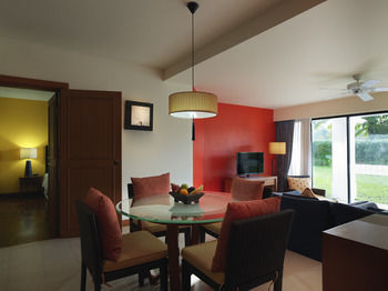 Hotel Laguna Holiday Club Phuket Resort