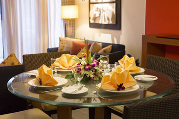 Hotel Laguna Holiday Club Phuket Resort